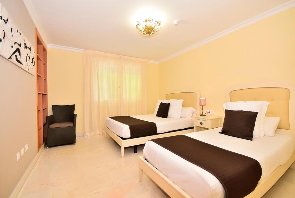 Aparthotel Ola Blanca Cala de Finestrat Quarto foto